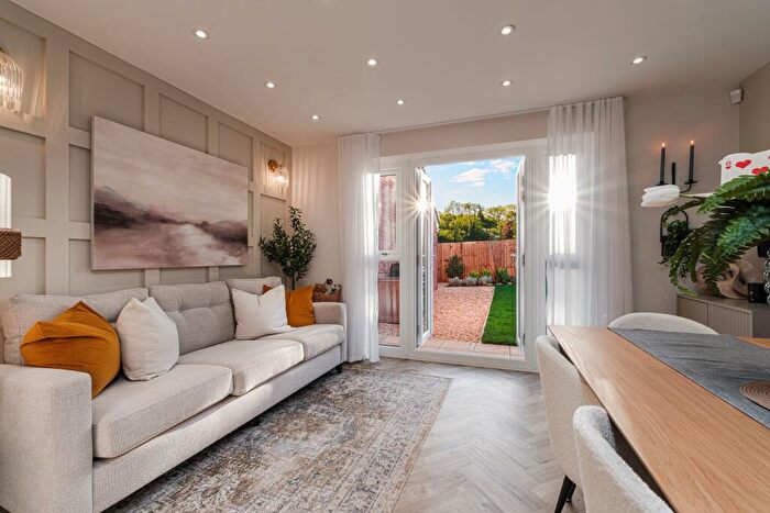 3 Bedroom Semi-Detached House For Sale In Walmersley Old Road, Walmersley, Bury, BL9