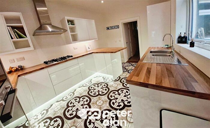 4 Bedroom House To Rent In Bryn Y Mor Crescent, Swansea, SA1