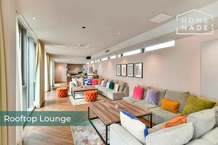 2 Bedroom Flat To Rent In Broadside, M4