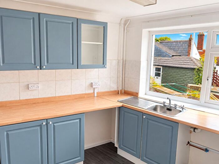 3 Bedroom Flat To Rent In Church Street, Littlehampton, BN17