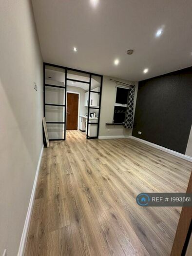 Studio To Rent In Stanley Grove, Croydon, CR0