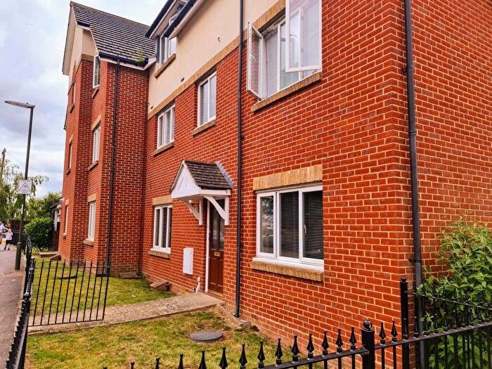 2 Bedroom Flat To Rent In Witham Court, PO21