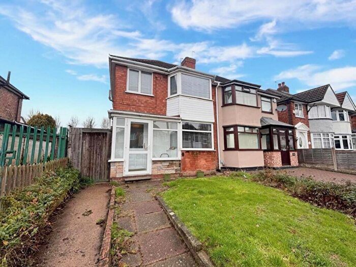 3 Bedroom Semi Detached House To Rent In Aldershaw Road, South Yardley, Birmingham, B26