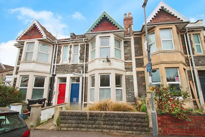 2 Bedroom Flat To Rent In Almorah Road - Victoria Park, BS3