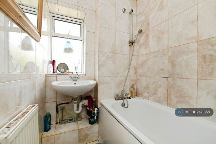 3 Bedroom Terraced House To Rent In Little Bentley, Basildon, SS14