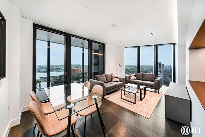 2 Bedroom Flat To Rent In Amory Tower, Marsh Wall, E14