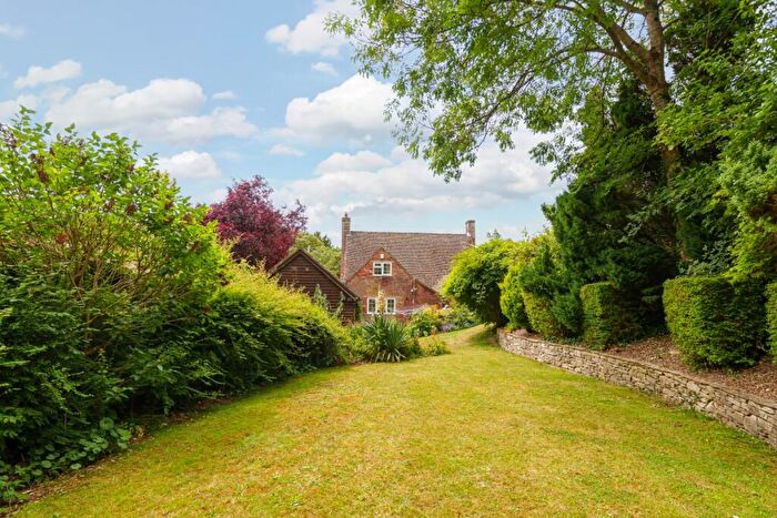 4 Bedroom Detached House To Rent In Gosport Road Lower Farringdon, GU34