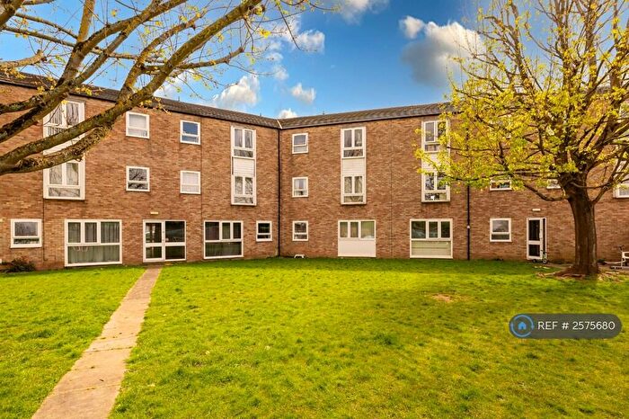 2 Bedroom Flat To Rent In Barton Court, Leamington Spa, CV31