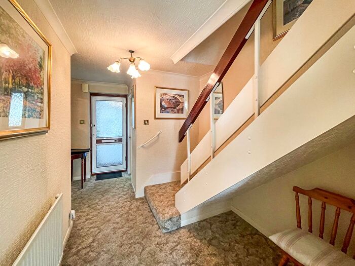 3 Bedroom Terraced House For Sale In Beechwood Avenue, Sunbury On Thames, TW16