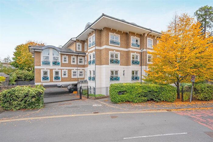 2 Bedroom Flat For Sale In Dene House, Windsor, SL4