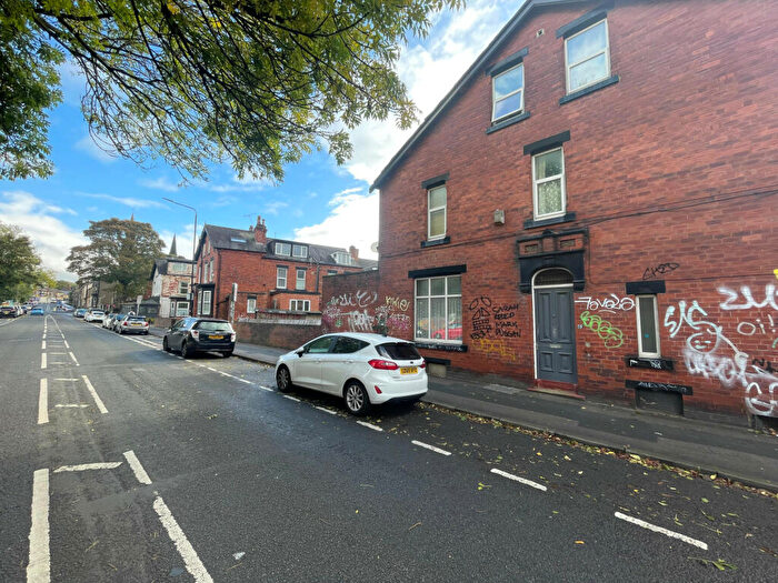 6 Bedroom End Of Terrace House To Rent In Victoria Road, Leeds, West Yorkshire, LS6
