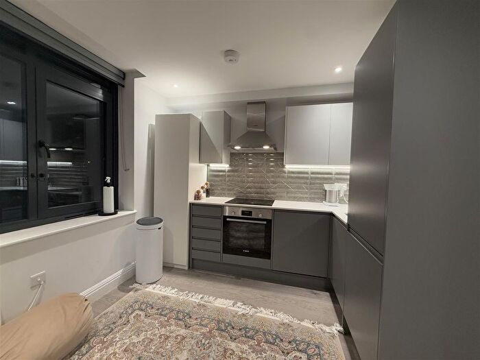 1 Bedroom Flat To Rent In Flat Francis House, - Barking Road, London, E13