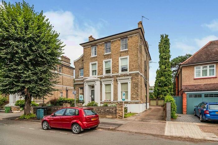 1 Bedroom Flat To Rent In Catherine Road, Surbiton, Surrey, KT6