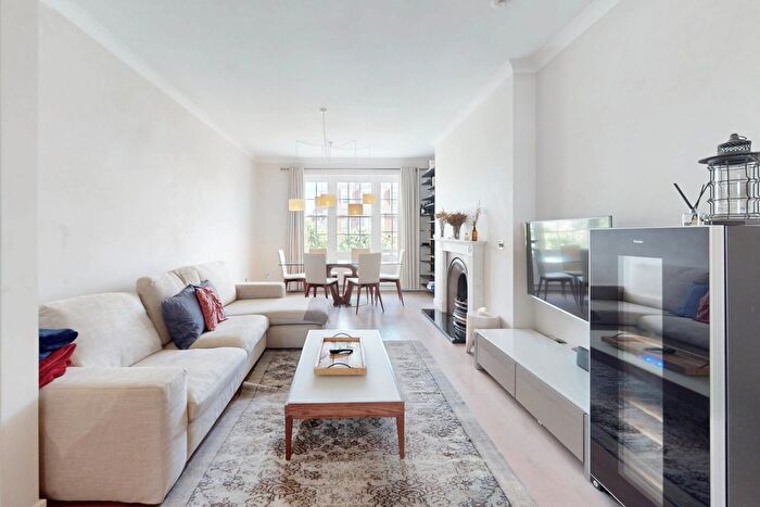 2 Bedroom Flat For Sale In Clifton Court, Northwick Terrace, London, NW8