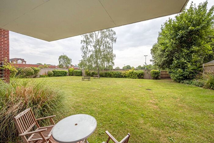 2 Bedroom Flat To Rent In Worple Road, Wimbledon, London, SW19