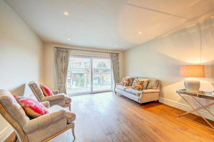 2 Bedroom Flat To Rent In Oakhill Road, London, SW15