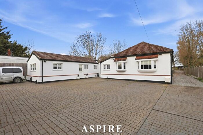 5 Bedroom Detached Bungalow For Sale In ***Planning Permission Aprroved*** Lower Dunton Road, Horndon-On-The-Hill, Stanford-Le-Hope, SS17