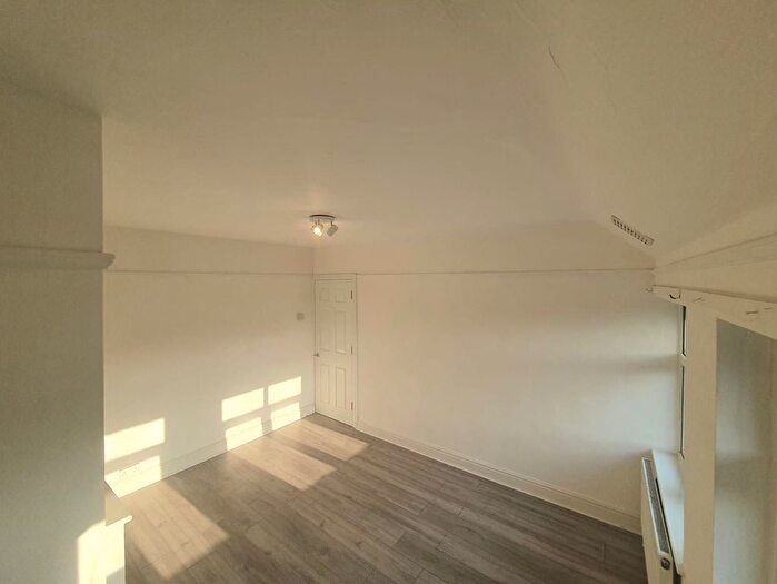 3 Bedroom Terraced House To Rent In Greenford Road, Greenford, UB6