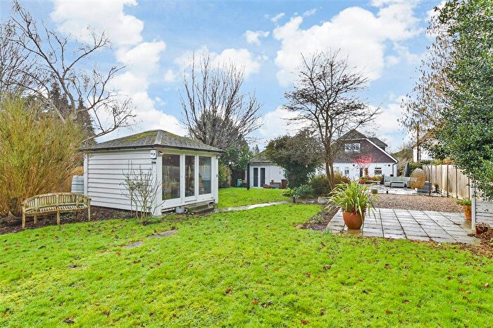 5 Bedroom Detached House For Sale In London Road, Newington, Sittingbourne, Kent, ME9