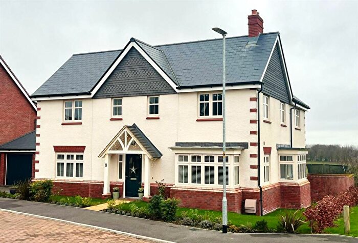 5 Bedroom Detached House For Sale In Vulcan Drive, Upavon, Pewsey, SN9