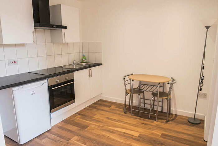 2 Bedroom Apartment To Rent In 8 Corporation Street Dewsbury, Dewsbury, WF13