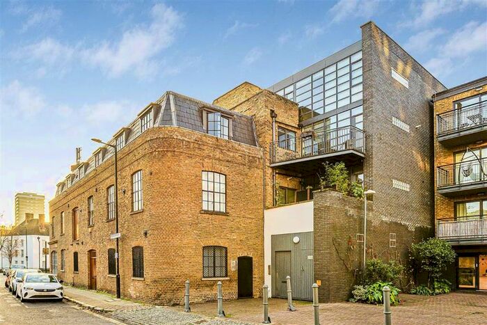 2 Bedroom Flat To Rent In George Row, London, SE16