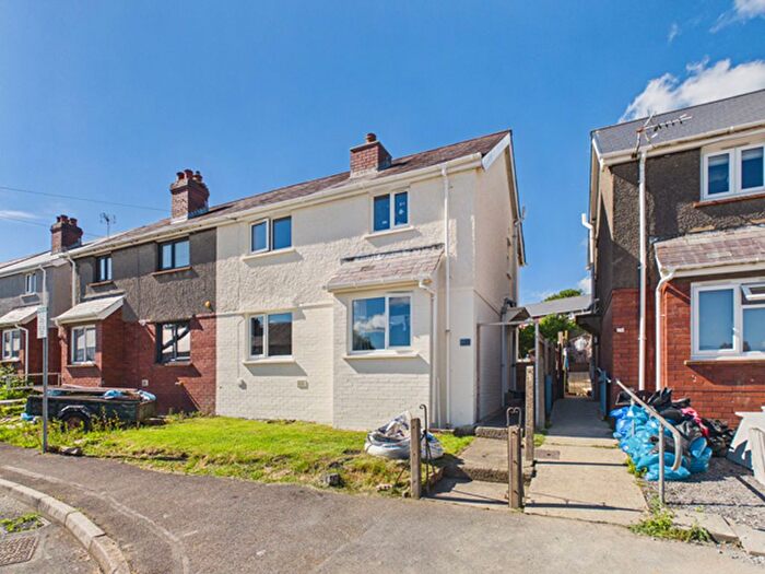 3 Bedroom Semi-detached House For Sale In Cadifor Street, Carmarthen, SA31