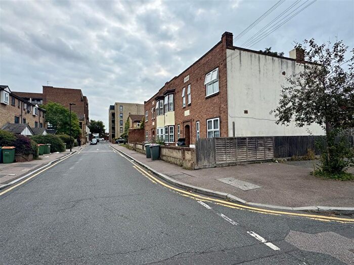 1 Bedroom Property To Rent In Maryland Street, London, E15