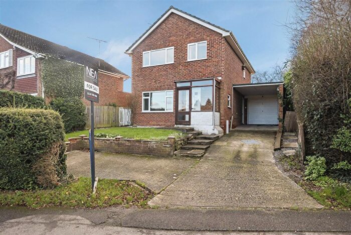 4 Bedroom Detached House For Sale In Micklands Road, Caversham, Berkshire, RG4
