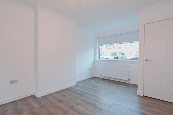 2 Bedroom End Of Terrace House To Rent In Earn Crescent, Wishaw, ML2