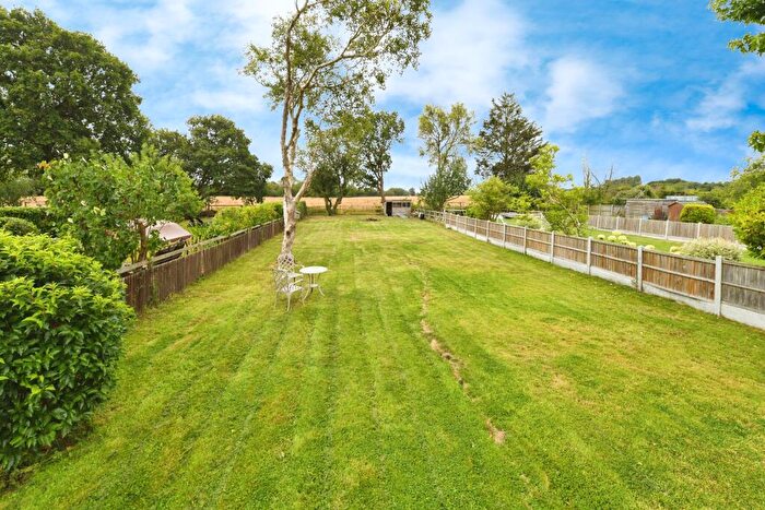 3 Bedroom Bungalow For Sale In Chelmsford Road, Blackmore, Ingatestone, Essex, CM4