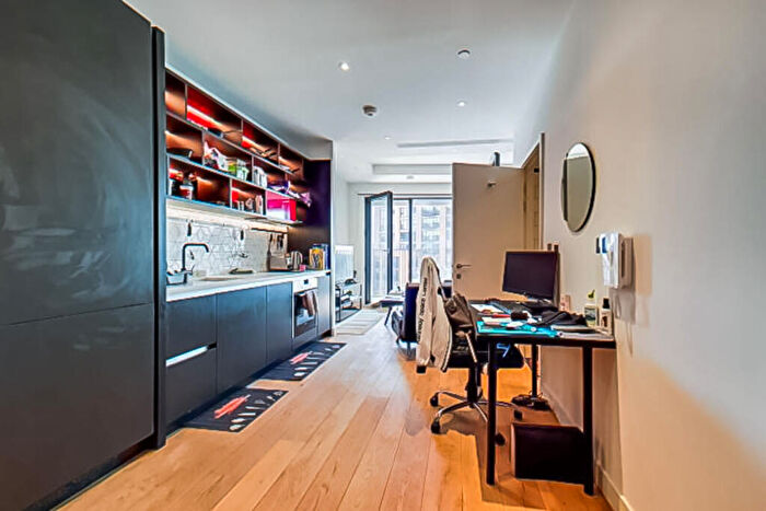 Studio For Sale In Corson House, Tower Hamlets, London, E14