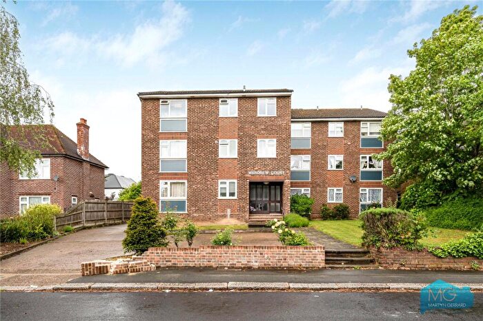 2 Bedroom Apartment For Sale In Lyonsdown Road, New Barnet, Barnet, EN5