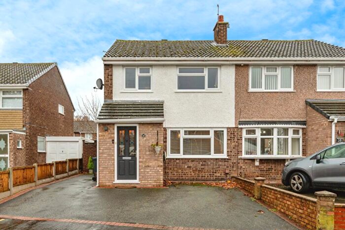 3 Bedroom Semi Detached House For Sale In Randle Meadow, Great Sutton, Ellesmere Port, Cheshire, CH66