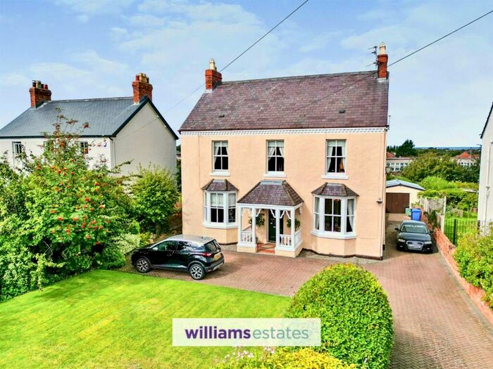 6 Bedroom Detached House For Sale In Meliden Road, Prestatyn, LL19