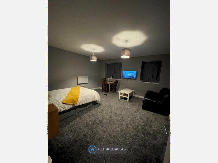 1 Bedroom Flat To Rent In Roundhay Road, Leeds, LS8