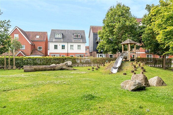 2 Bedroom Flat For Sale In Eden Road, Dunton Green, Sevenoaks, Kent, TN14
