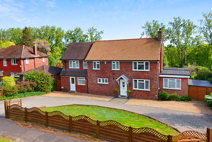 4 Bedroom Detached House For Sale In Fairway Avenue, Tilehurst, Reading, Berkshire, RG30