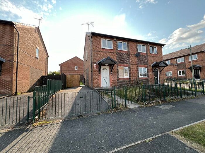 2 Bedroom Semi-Detached House To Rent In Kesteven Road, Bradford, West Yorkshire, BD4