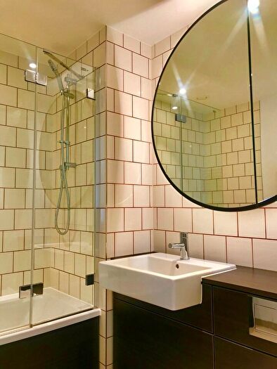 1 Bedroom Flat To Rent In Western Gateway, London, E16