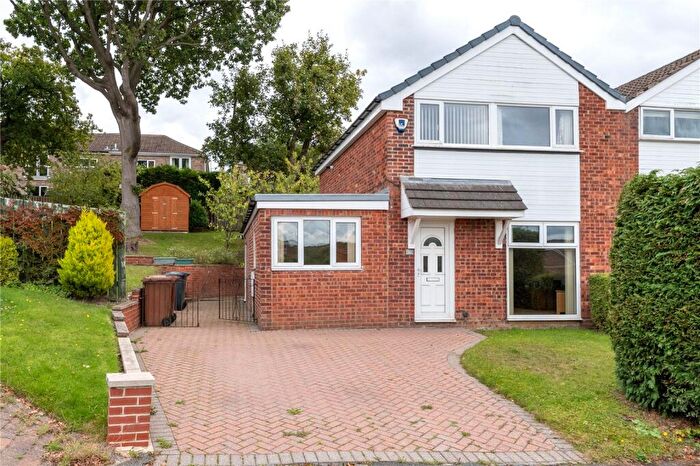 3 Bedroom Semi-Detached House For Sale In Dale Park Close, Cookridge, Leeds, LS16