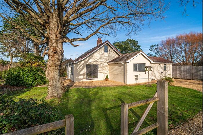 3 Bedroom Detached House For Sale In Cranmore Avenue, Cranmore, Yarmouth, PO41