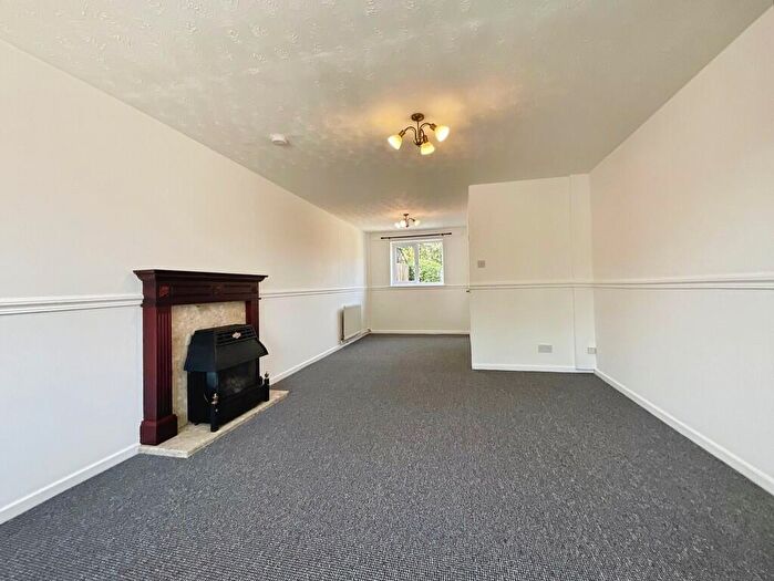 3 Bedroom Semi-Detached House To Rent In Swayne Close, Lincoln, LN2