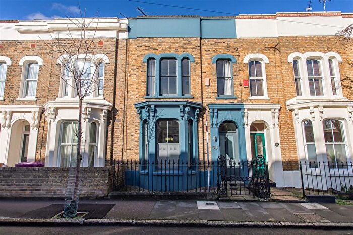 3 Bedroom Property For Sale In Lichfield Road, Mile End, E3