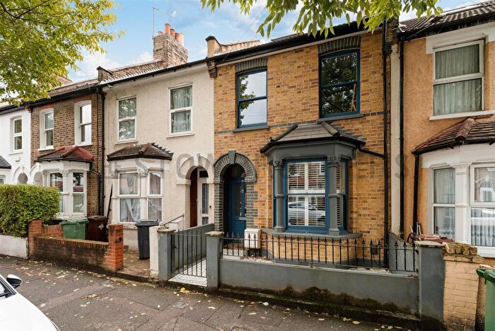 4 Bedroom House To Rent In Walpole Road, London, E17