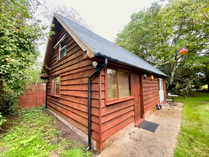 1 Bedroom Detached House To Rent In Burley Road, Winkton, BH23