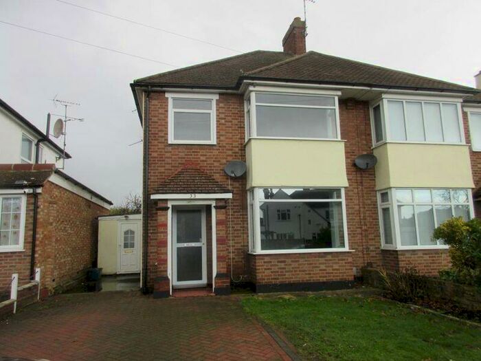 3 Bedroom Semi-Detached House To Rent In Chase Gardens, Westcliff-On-Sea, SS0
