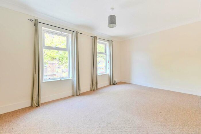 5 Bedroom House To Rent In Boundary Road, Plaistow, London, E13