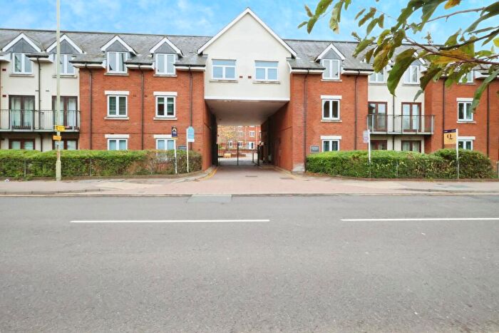 1 Bedroom Flat For Sale In Sanders Place, Walsworth Road, Hitchin, SG4