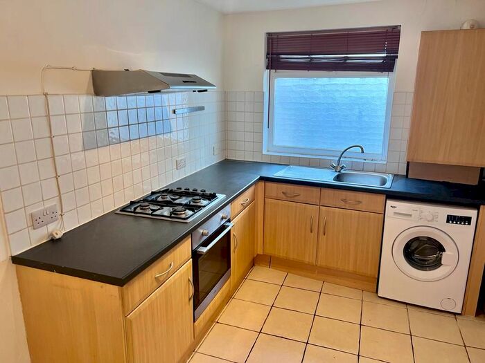 1 Bedroom Flat To Rent In Eaton Crescent, Swansea, SA1